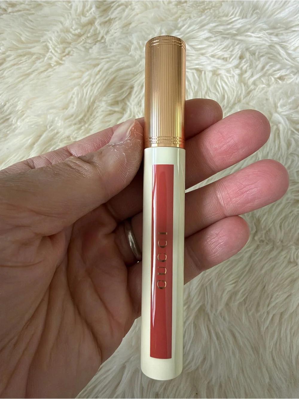 Gucci Glow Oil in Water Tint Liquid Lipstick 217 Valeria Rose